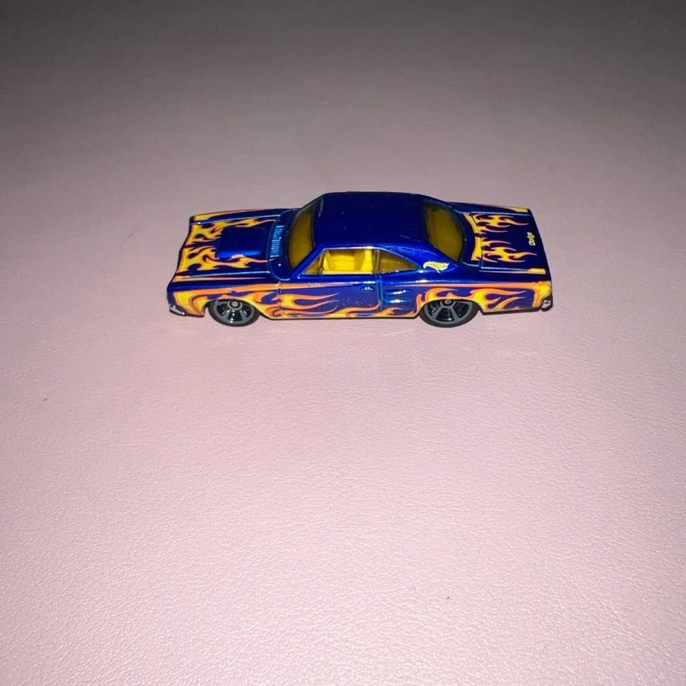 Hot Wheels Heat Fleet '69 Dodge Coronet‎ Superbee Blue Flames
